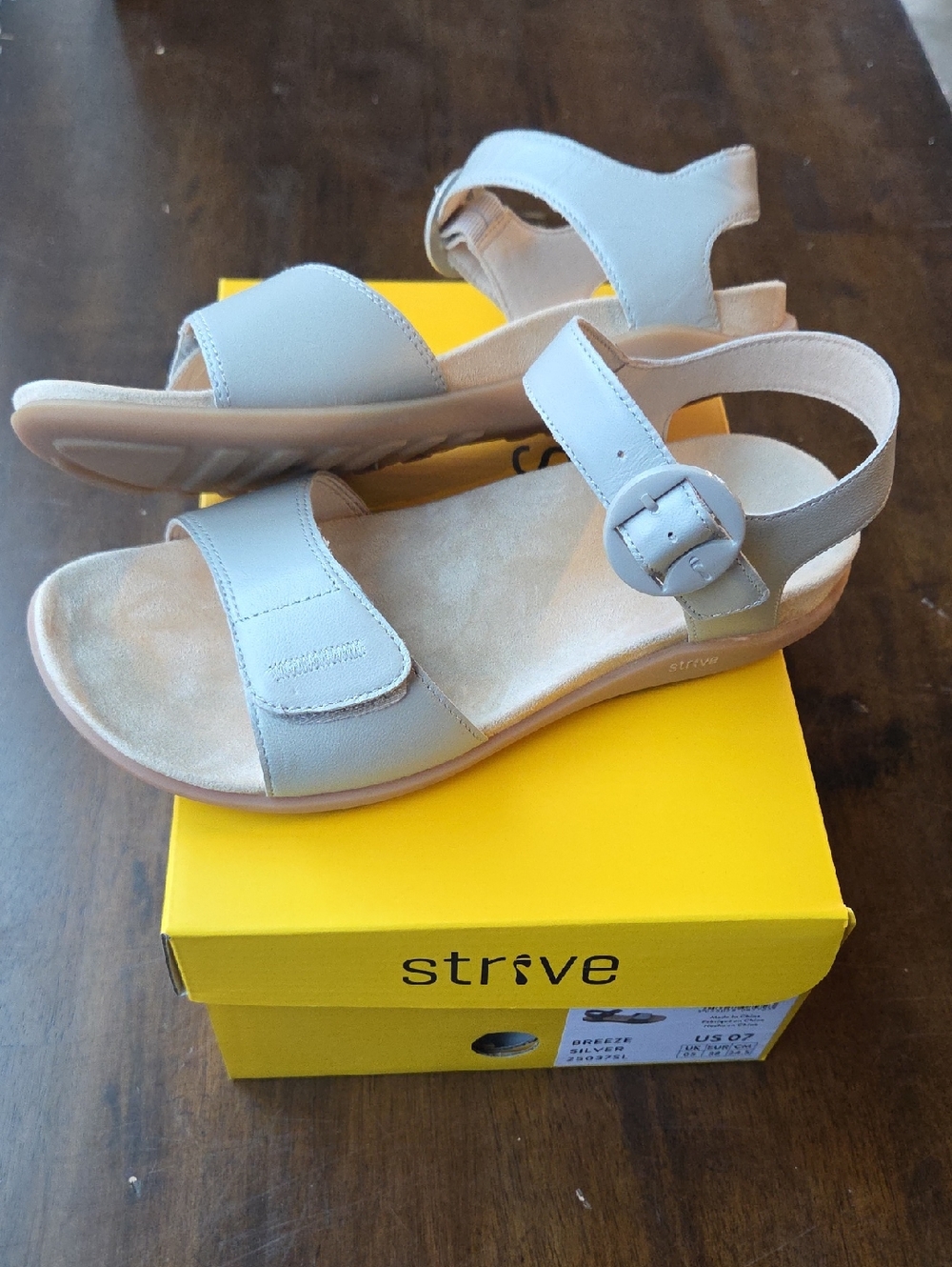 Strive Size 7 Women's NEW Gray Leather Ankle-Strap Sandals